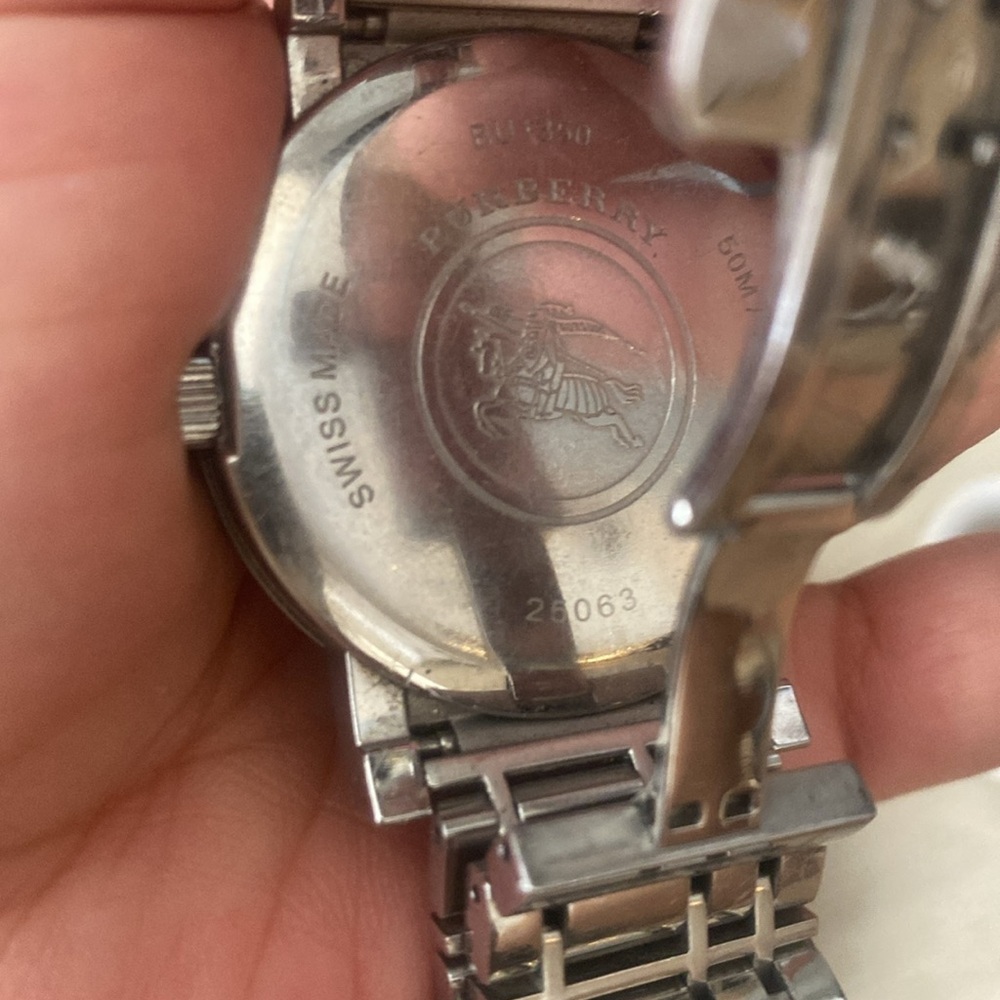 Burberry watch - Picture 2 of 3